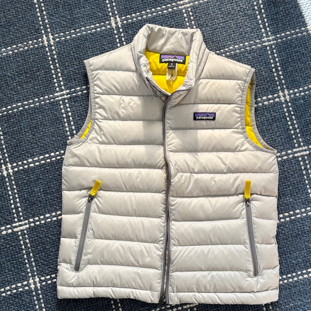 Patagonia Kids Down Sweater Vest in Gray medium like new